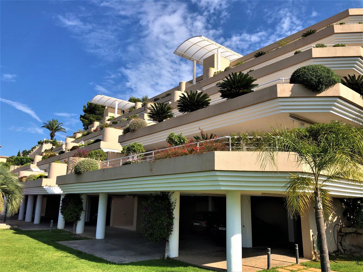 Denia. La Sella. Appartement exclusif avec terrasse de 90m2 et vue sur la mer à vendre