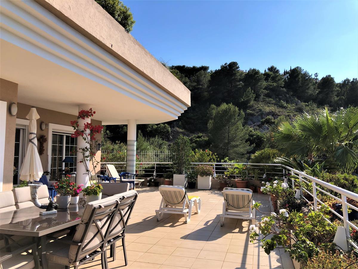 Denia. La Sella. Exclusive apartment with terrace of 90m2 and sea views for sale