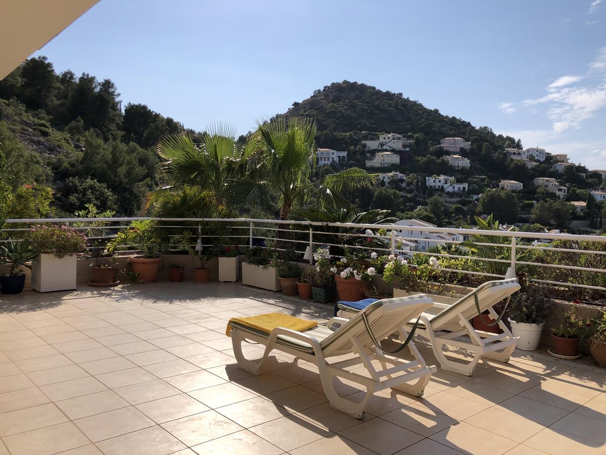 Denia. La Sella. Exclusive apartment with terrace of 90m2 and sea views for sale