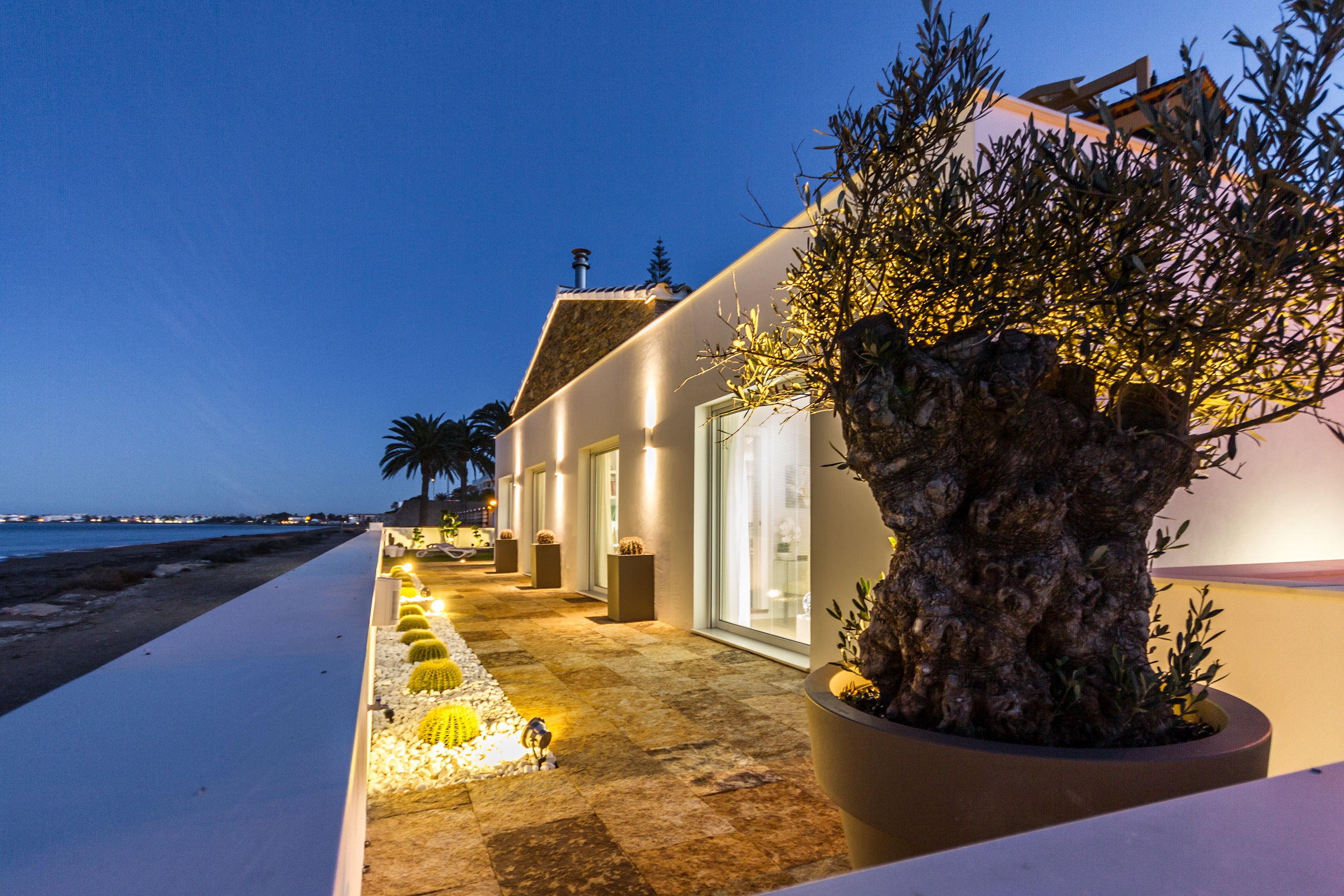 Denia. 1.linea de la playa. Villa moderna con fantásticas vistas al mar en venta