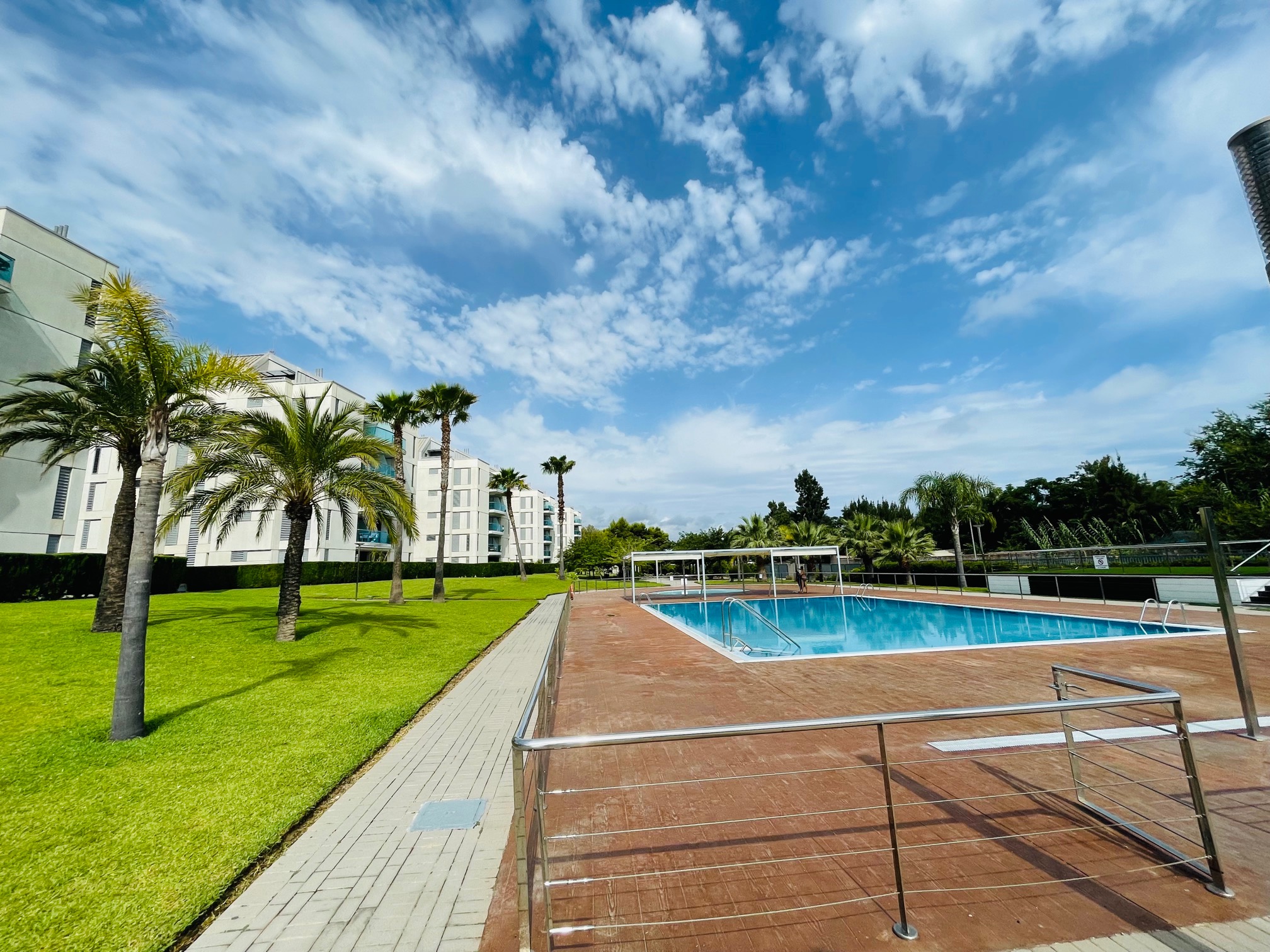 Vergel. Flat in perfect condition, gym, indoor and outdoor pool and garage for sale.