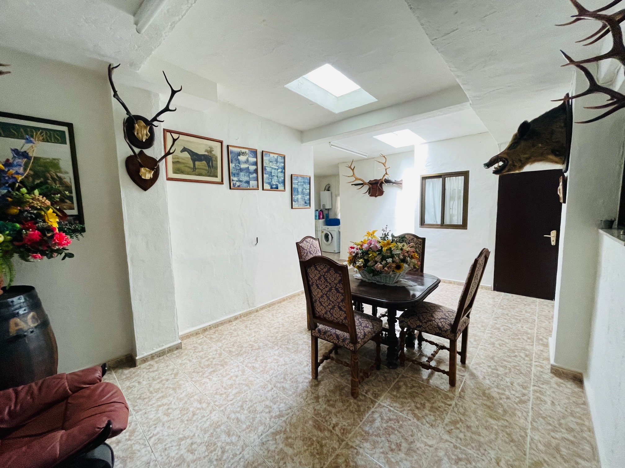 Pedreguer. Spacious country house with pool for sale
